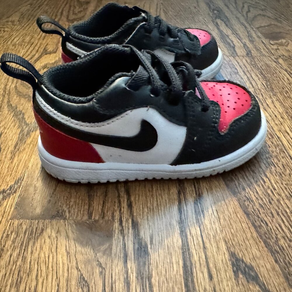 Nike Air Jordan Low Toddler Shoes - 6C - Black/Red/White